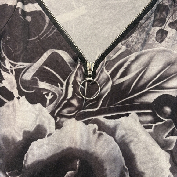 5/$25 Chic Floral Black and Gray Tank Top - Picture 6 of 6